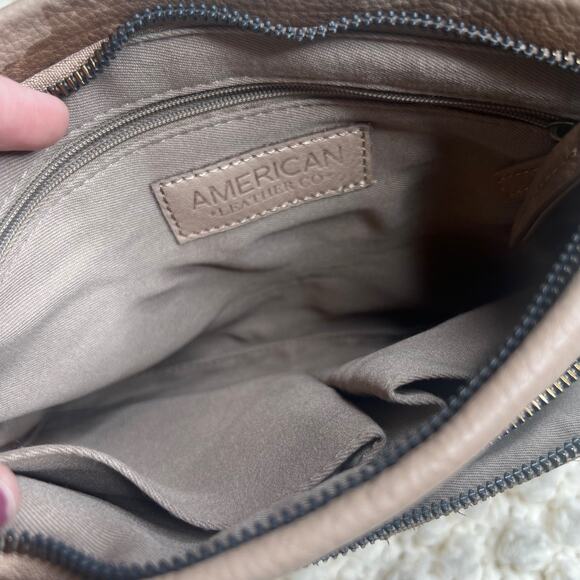 AMERICAN LEATHER CO. Women's Leather Crossbody Bag Light Tan Medium Adjustable - Picture 6 of 10